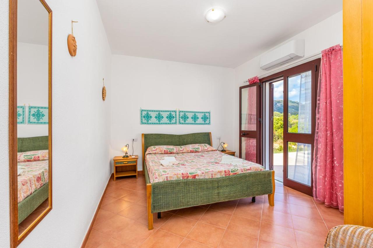 Gli Ulivi Palau - Lu Maccioni Villa Bagian luar foto