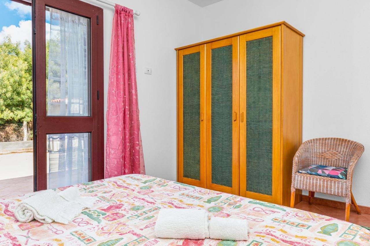 Gli Ulivi Palau - Lu Maccioni Villa Bagian luar foto