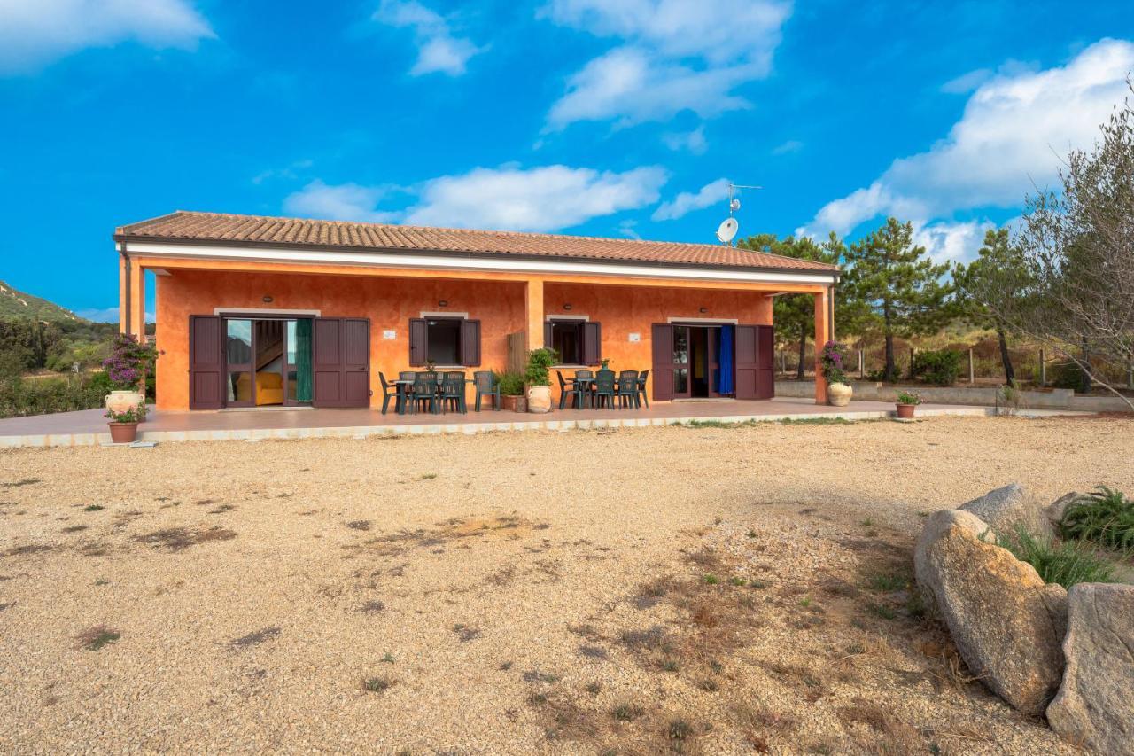 Gli Ulivi Palau - Lu Maccioni Villa Bagian luar foto